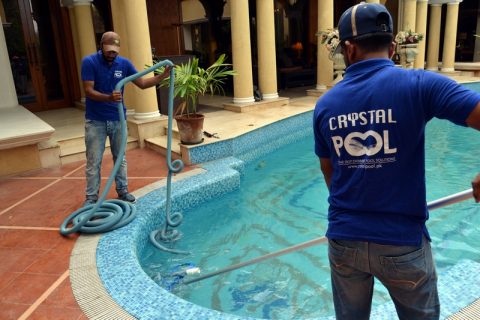 commercial swimming pool maintenance